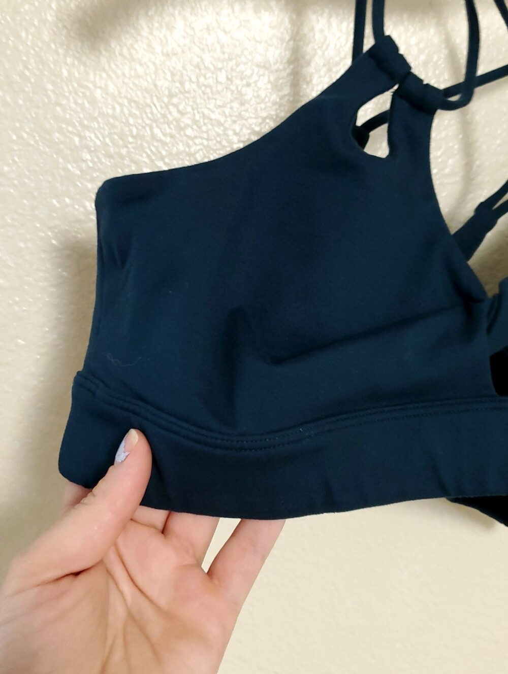 BOMBSHELL Sportstwear Twist Front Sports Bra - Picture 6 of 9